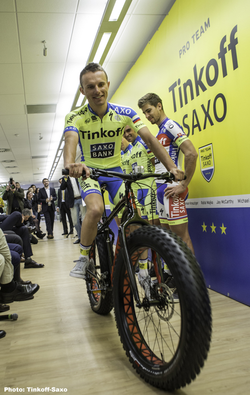 Team 2015】ティンコフ・サクソがモスクワで来季の新チームジャージを