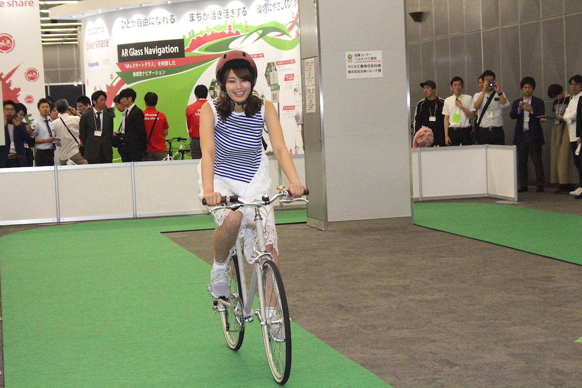 神ペダル に向けてまっしぐら バイシクルシティエキスポ18 で自転車アンバサダーの稲村亜美さんがトークショーを開催 サイクルスポーツのニュース サイクルスポーツ Jp