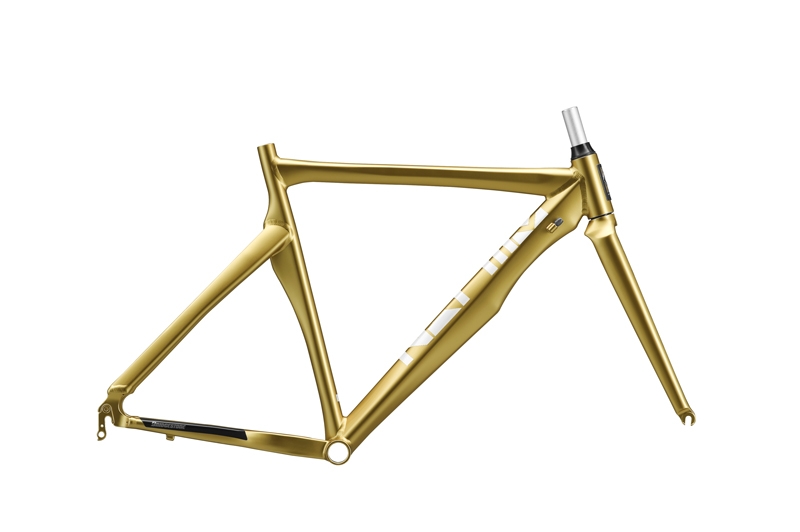 ナリフリ × ブリヂストンサイクル。カラーオーダーができる HELMZ AERO