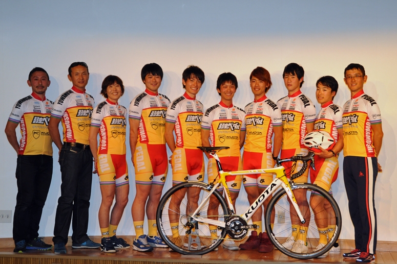 李*一様 BH 弱虫ペダルサイクリングチームフレーム　前田公平選手　支給　非売品 李*一様 BH 弱虫ペダルサイクリングチームフレーム 前田公平選手 支給