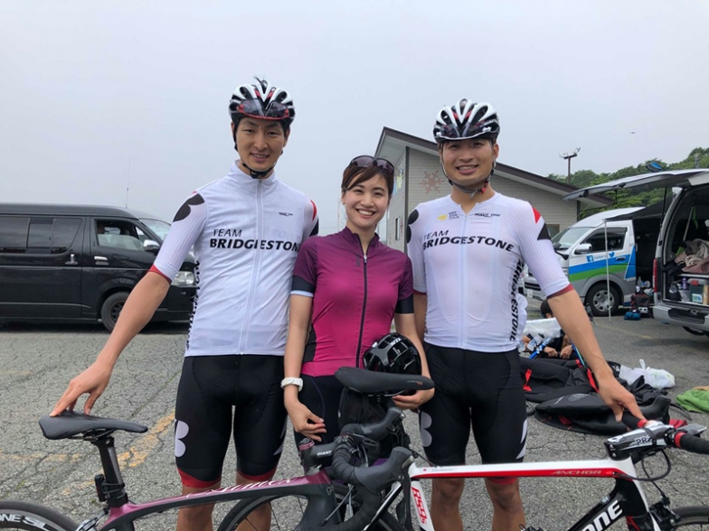 チームブリヂストンサイクリング近谷涼選手（左）、橋本英也選手（右）とイエティにて。7月27日栃木でのチームTTも優勝でしたね！