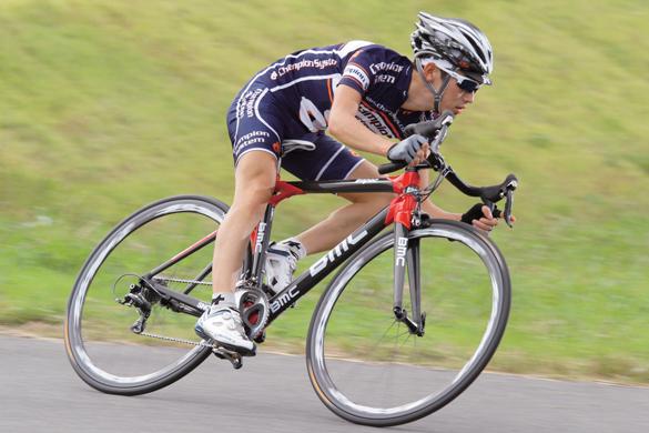 絶品のペダリングフィール BMC IMPEC サイクルスポーツの特集記事