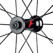 フルクラム　レーシングクアトロ　C15 扱いやすいリムハイトのカーボンホイール！FULCRUM レーシングクアトロ