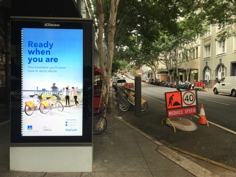 2010年から、ブリスベンにもシティサイクルが導入されました。街中でも「自転車に乗ろう！」と呼びかける広告を頻繁に目にします