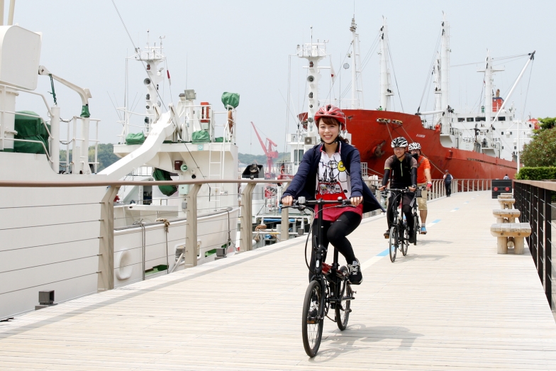 しまなみ海道のサイクリングの気持ちよさにキュートな笑顔がさく裂する國嶋絢香さん