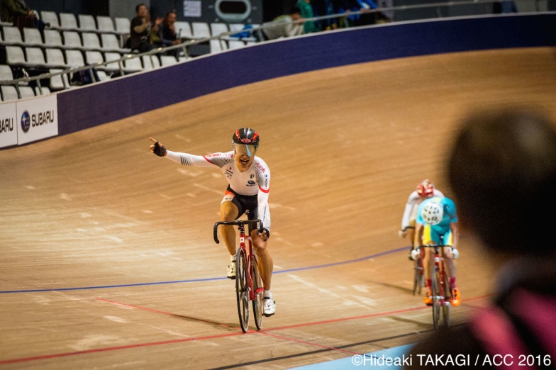 オムニアム男子で優勝した橋本英也