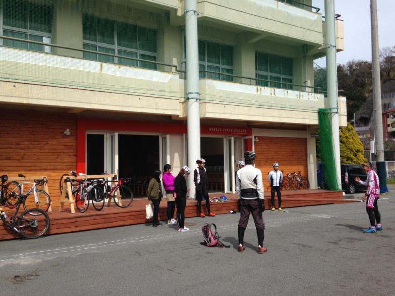 廃校舎1階を利用して誕生した「NUMAZUサイクルステーション静浦東」（フェイスブックページから引用）