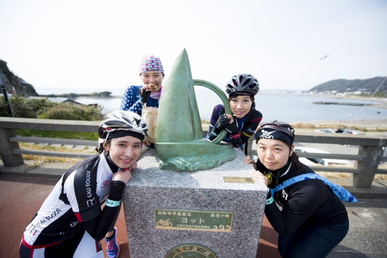 三浦半島には記念撮影スポットの「マイルストーン」が要所ごとに設置されている