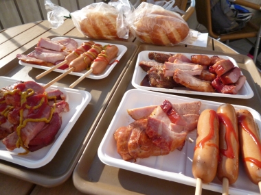 おすすめは焼きたてを楽しめる「豚トンセット」　Photo：Yoko Oya