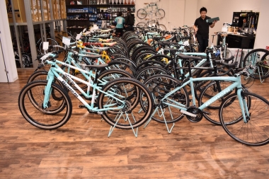 幅広い種類の自転車が90台近く用意されている