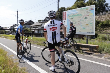 宍道湖と日本海・稲佐の浜を結ぶ「出雲路自転車道」は全長30.9kmで風光明媚なコース設定