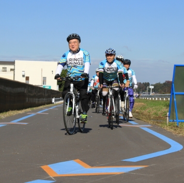 橋本県知事を先頭に実際にサイクリングコースを走行