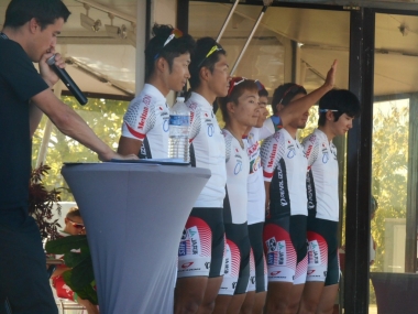 チームプレゼンテーションに登場した日本U23（photo：CyclismeJapon）