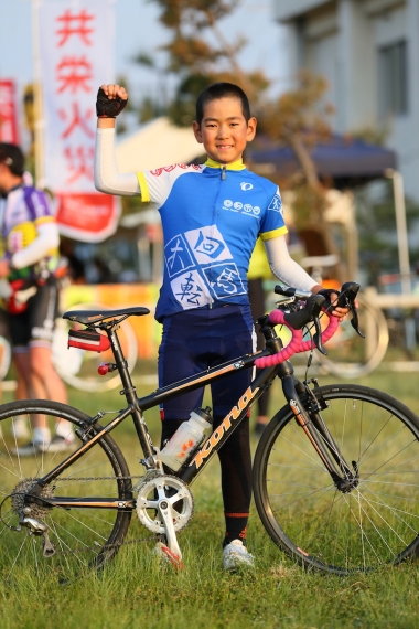 10歳で210kmを完走した河村元くん。「プロの自転車選手になる予定です」とのこと！ 応援しているぞ！