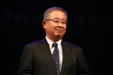 NIPPOの吉川取締役が登壇「正念場となるプロコンチネンタルチーム2年目、さらなる活躍を期待する」と激励した