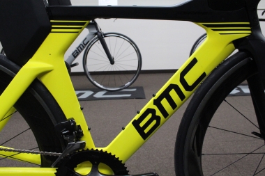 格安 BMC TM01 限定カラー　前後キャリパー付き トライアスロン Mサイズ 格安 BMC TM01 限定カラー 前後キャリパー付き トライアスロン M