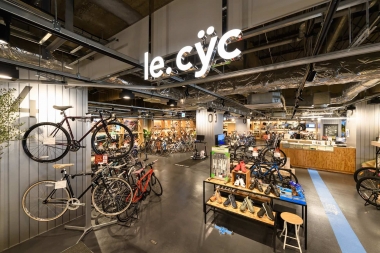 関東に100店舗以上の出店数を誇るサイクルスポットが経営するサイクルショップ「ル・サイク」も入店。丁寧な接客と充実のサービスで茨城に来たサイクリストを受け入れる。eバイクのレンタサイクルも有