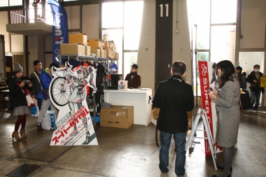 S-2中古スポーツ自転車買取販売スーパーサイクル：中古パーツが展示販売されている。掘り出し物があるかも！？