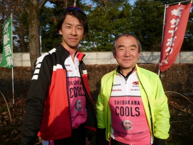 左が甥の祐樹さん、右が店長の矢作知久さん