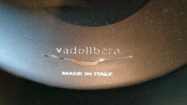 vadoliberoのロゴマークはハンドルバーがモチーフ。全てがイタリア製