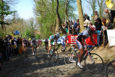 クラシックレース好きなら一度は自転車で上ってみたい石畳の急坂 “ミュール”　