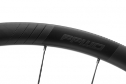 パーツ FFWD F3R-FCC FFWD F3R-FCC（レッド） - 明邦商会 ｜ 函館の自転車専門店