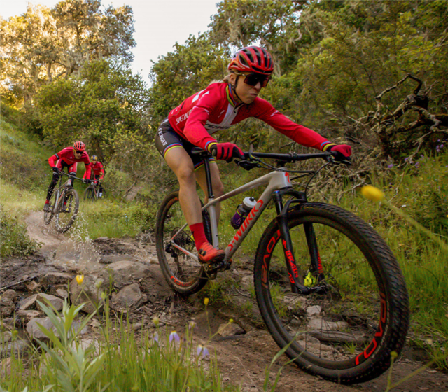 スペシャライズドの最新XCレースバイク 「エピック ハードテール」登場