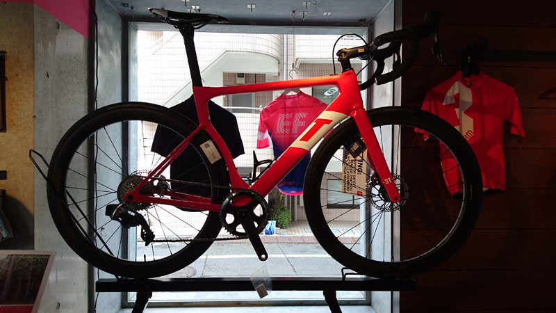 3Tからスラム・レッドeタップアクセス搭載の完成車が登場 サイクル